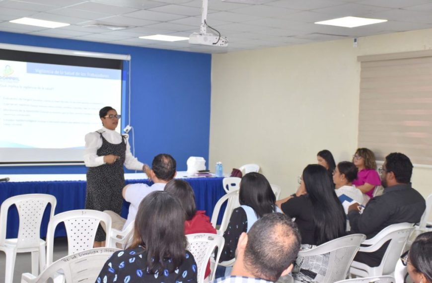 Salud Ocupacional del SNS y la RSR Valdesia, junto a IDOPPRIL, inician capacitaci&oacute;n a m&eacute;dicos de atenci&oacute;n primaria sobre enfermedades laborales