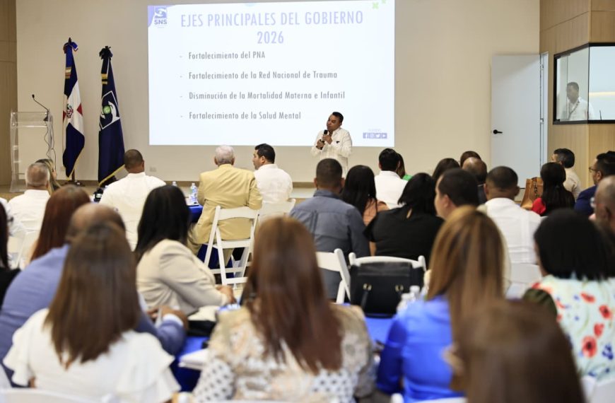 Director SNS lidera reuni&oacute;n estrat&eacute;gica para elevar la calidad y eficiencia hospitalaria